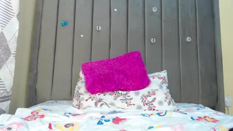 Snapshot of teasequeen01 chatting on 15, 2, 2025 queen online show from 15, 2, 2025