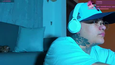 Snapshot of techno_420 chatting on 3, 11, 2025 Charlee He online show from 3, 11, 2025