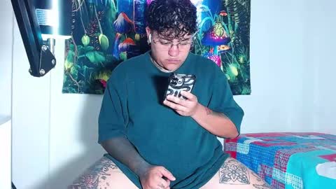 Charlee He online show from 30, 5, 2026