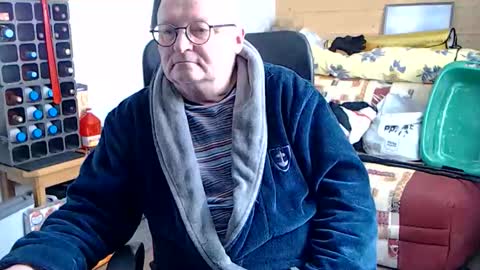 Snapshot of tedy6374 chatting on 1, 5, 2026 tedy6374 online show from 1, 5, 2026