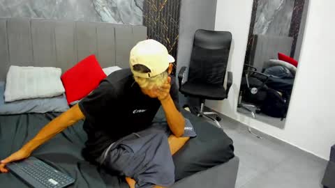 Snapshot of tedyx99 chatting on 18, 4, 2026 Tedy online show from 18, 4, 2026