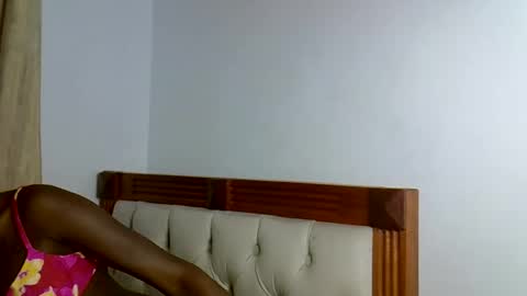 Snapshot of tee_01 chatting on 14, 2, 2026 Nicole online show from 14, 2, 2026