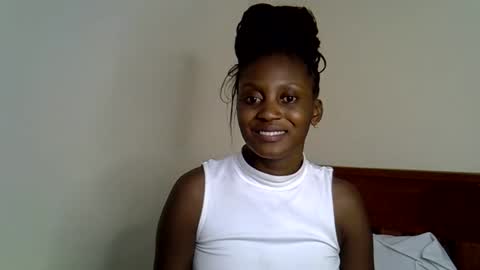 Snapshot of tee_01 chatting on 19, 4, 2026 Nicole online show from 19, 4, 2026