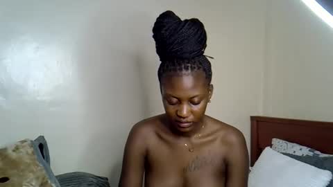 Snapshot of tee_01 chatting on 22, 4, 2026 Nicole online show from 22, 4, 2026