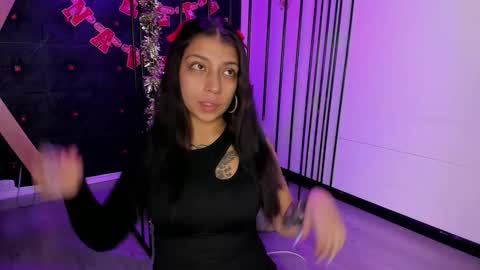 Snapshot of teeennaugthy18 chatting on 14, 12, 2025 Tayloor online show from 14, 12, 2025