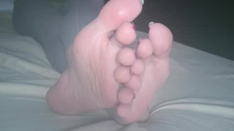 Viv West online show from 3, 2, 2025