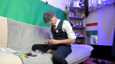 Snapshot of telepaticman chatting on 28, 11, 2025 Virg Lszl online show from 28, 11, 2025