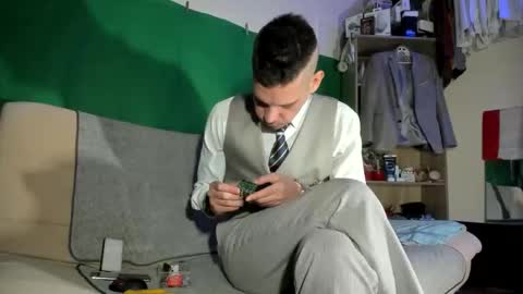 Snapshot of telepaticman chatting on 5, 12, 2025 Virg Lszl online show from 5, 12, 2025