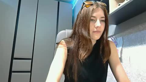 Snapshot of tempiebunting chatting on 12, 10, 2025 Alice online show from 12, 10, 2025