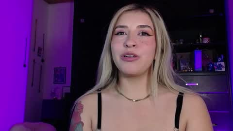 Snapshot of temptationsweet__ chatting on 15, 3, 2026 Sara online show from 15, 3, 2026