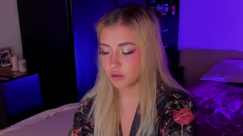 Snapshot of temptationsweet__ chatting on 24, 4, 2026 Sara online show from 24, 4, 2026