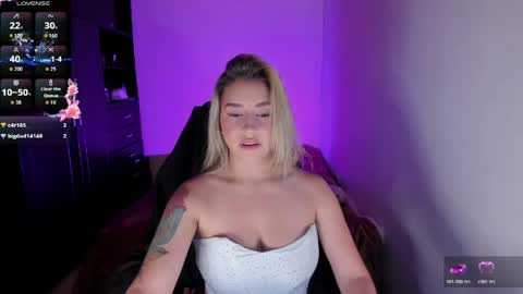 Snapshot of temptationsweet__ chatting on 14, 5, 2026 Sara online show from 14, 5, 2026