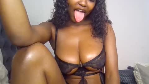 Snapshot of tempting_tiah chatting on 15, 1, 2026 tiah online show from 15, 1, 2026