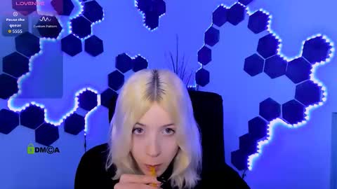 Snapshot of tender_louise chatting on 16, 3, 2026 ur Louise online show from 16, 3, 2026