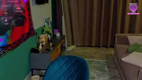 inst r0seamber0 online show from 5, 4, 2026