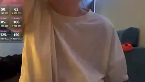 Hello My name is Ida I will be very glad to see you 3 online show from 10, 4, 2026