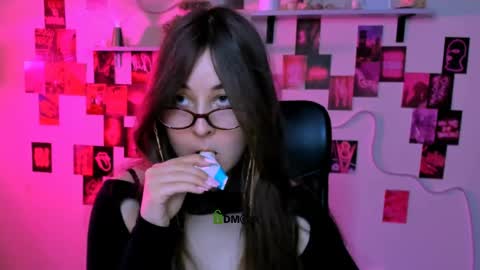 Snapshot of teresa_shy chatting on 18, 4, 2026 your love online show from 18, 4, 2026