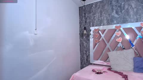 Terra Elowen online show from 21, 9, 2025