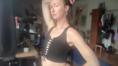 Terra Worship Findomme online show from 25, 9, 2025