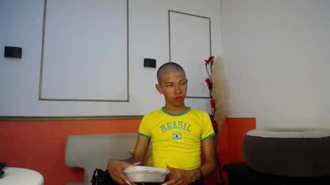 tessachains online show from 19, 11, 2025