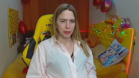 Snapshot of tessadaybreak chatting on 8, 3, 2025 tessadaybreak online show from 8, 3, 2025