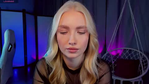 Snapshot of tessahamilton chatting on 22, 12, 2025 TessaHamilton online show from 22, 12, 2025