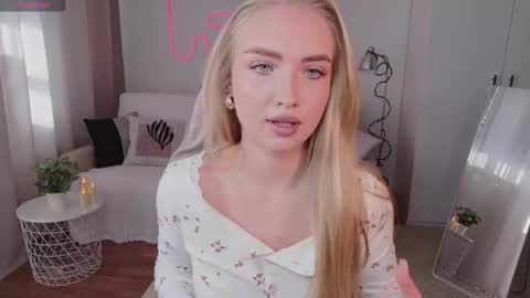 Snapshot of tessahamilton chatting on 14, 3, 2026 TessaHamilton online show from 14, 3, 2026