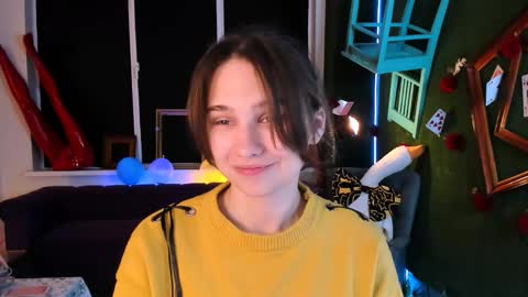 Snapshot of tessamill chatting on 7, 10, 2025 Tessa online show from 7, 10, 2025
