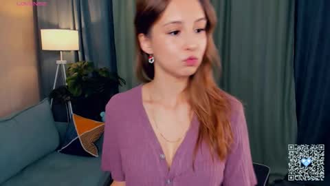 Snapshot of tessiekhanponaphan chatting on 5, 10, 2025 Cindy online show from 5, 10, 2025