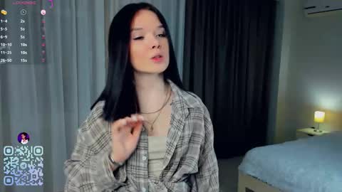 Snapshot of tessiekhanponaphan chatting on 20, 12, 2025 Cindy online show from 20, 12, 2025