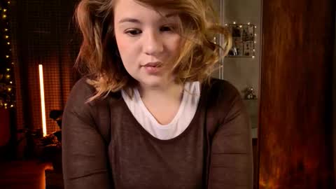 TESSA online show from 28, 11, 2025