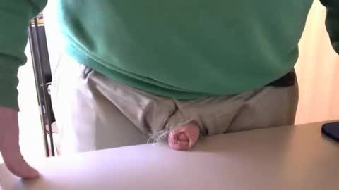 Snapshot of testechat chatting on 21, 11, 2025 Test the Chat online show from 21, 11, 2025