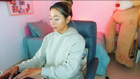 Snapshot of texas_curvykitten chatting on 12, 4, 2026 texas_curvykitten online show from 12, 4, 2026