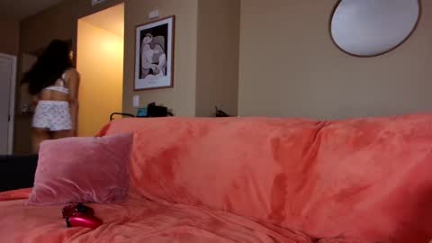 Snapshot of tgirltoesx chatting on 8, 3, 2025 babygirlmami online show from 8, 3, 2025