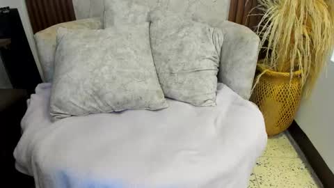 Snapshot of thais_kim chatting on 1, 11, 2025 Sweet Thais online show from 1, 11, 2025