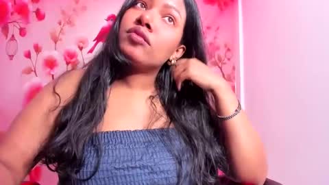 Snapshot of thais_waldrof chatting on 2, 2, 2025 Andreina online show from 2, 2, 2025