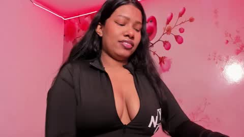 Snapshot of thais_waldrof chatting on 16, 2, 2025 Andreina online show from 16, 2, 2025