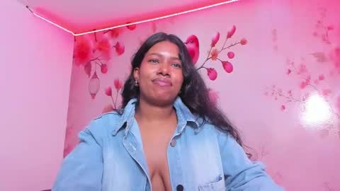 Snapshot of thais_waldrof chatting on 18, 2, 2025 Andreina online show from 18, 2, 2025