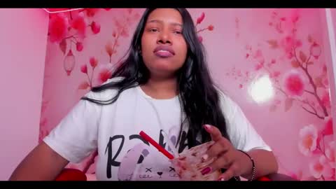 Snapshot of thais_waldrof chatting on 25, 2, 2025 Andreina online show from 25, 2, 2025