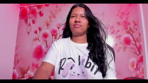 Snapshot of thais_waldrof chatting on 25, 2, 2025 Andreina online show from 25, 2, 2025