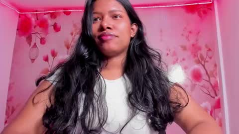 Snapshot of thais_waldrof chatting on 27, 2, 2025 Andreina online show from 27, 2, 2025