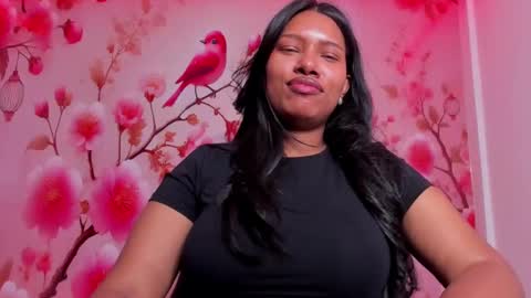 Snapshot of thais_waldrof chatting on 1, 3, 2025 Andreina online show from 1, 3, 2025