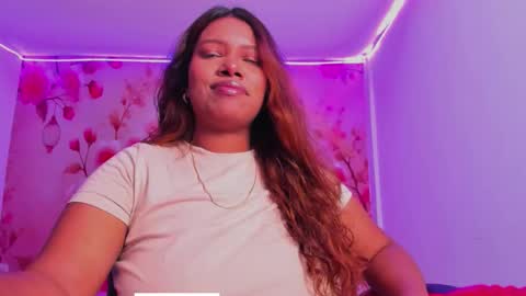 Snapshot of thais_waldrof chatting on 23, 9, 2025 Andreina online show from 23, 9, 2025