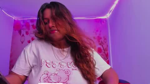 Snapshot of thais_waldrof chatting on 28, 9, 2025 Andreina online show from 28, 9, 2025