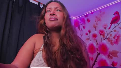 Snapshot of thais_waldrof chatting on 6, 10, 2025 Andreina online show from 6, 10, 2025