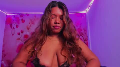 Snapshot of thais_waldrof chatting on 11, 10, 2025 Andreina online show from 11, 10, 2025