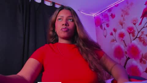 Snapshot of thais_waldrof chatting on 13, 10, 2025 Andreina online show from 13, 10, 2025