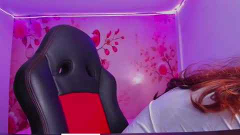 Snapshot of thais_waldrof chatting on 22, 10, 2025 Andreina online show from 22, 10, 2025