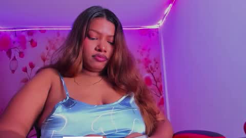 Snapshot of thais_waldrof chatting on 28, 10, 2025 Andreina online show from 28, 10, 2025