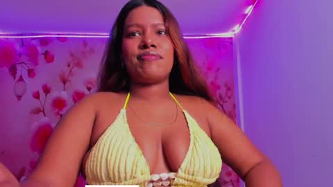 Snapshot of thais_waldrof chatting on 13, 11, 2025 Andreina online show from 13, 11, 2025